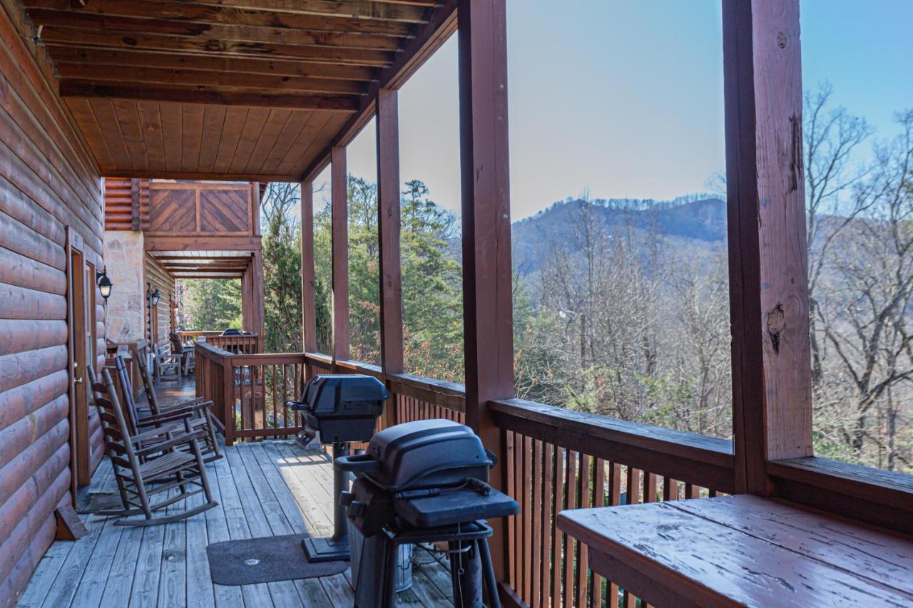 Bear Claw - Bear Claw Retreat In Pigeon Forge! Villa Luaran gambar