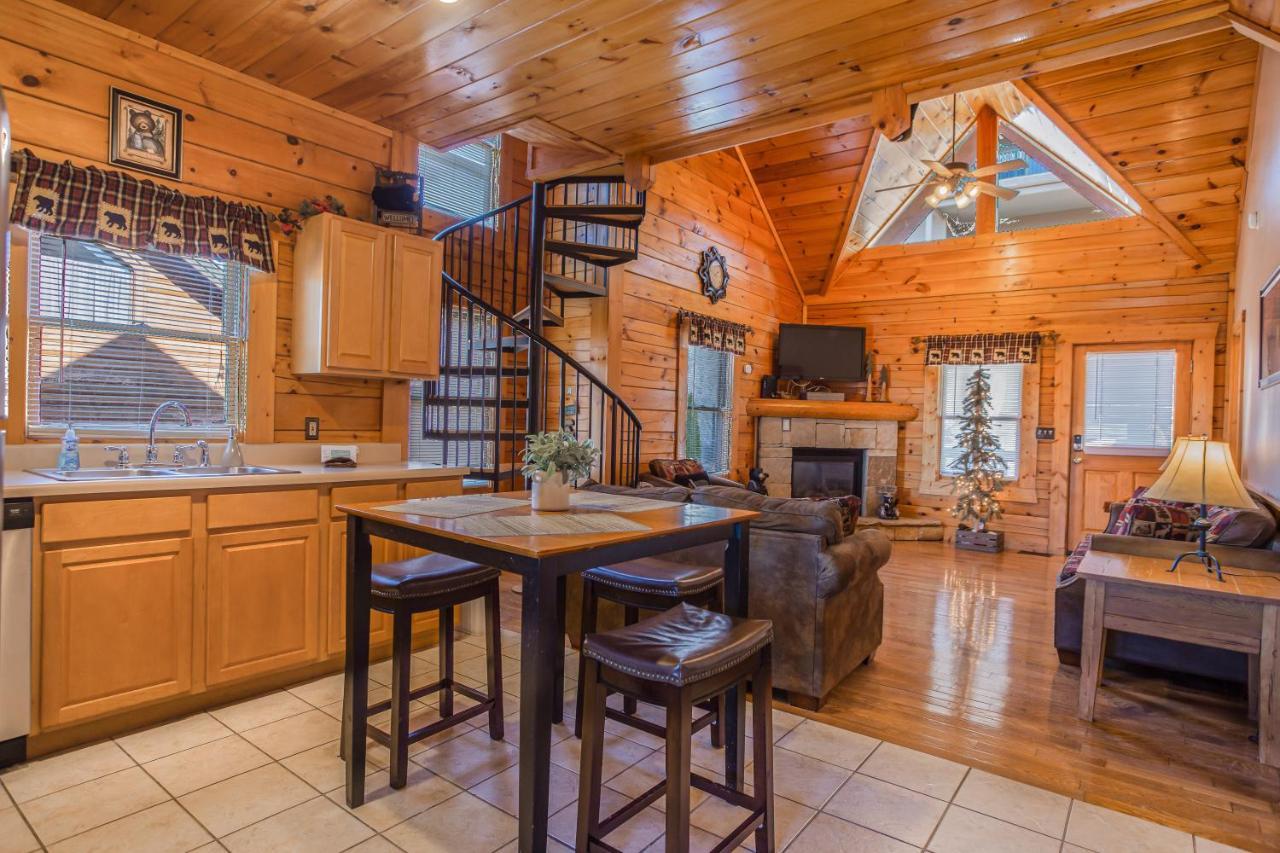 Bear Claw - Bear Claw Retreat In Pigeon Forge! Villa Luaran gambar