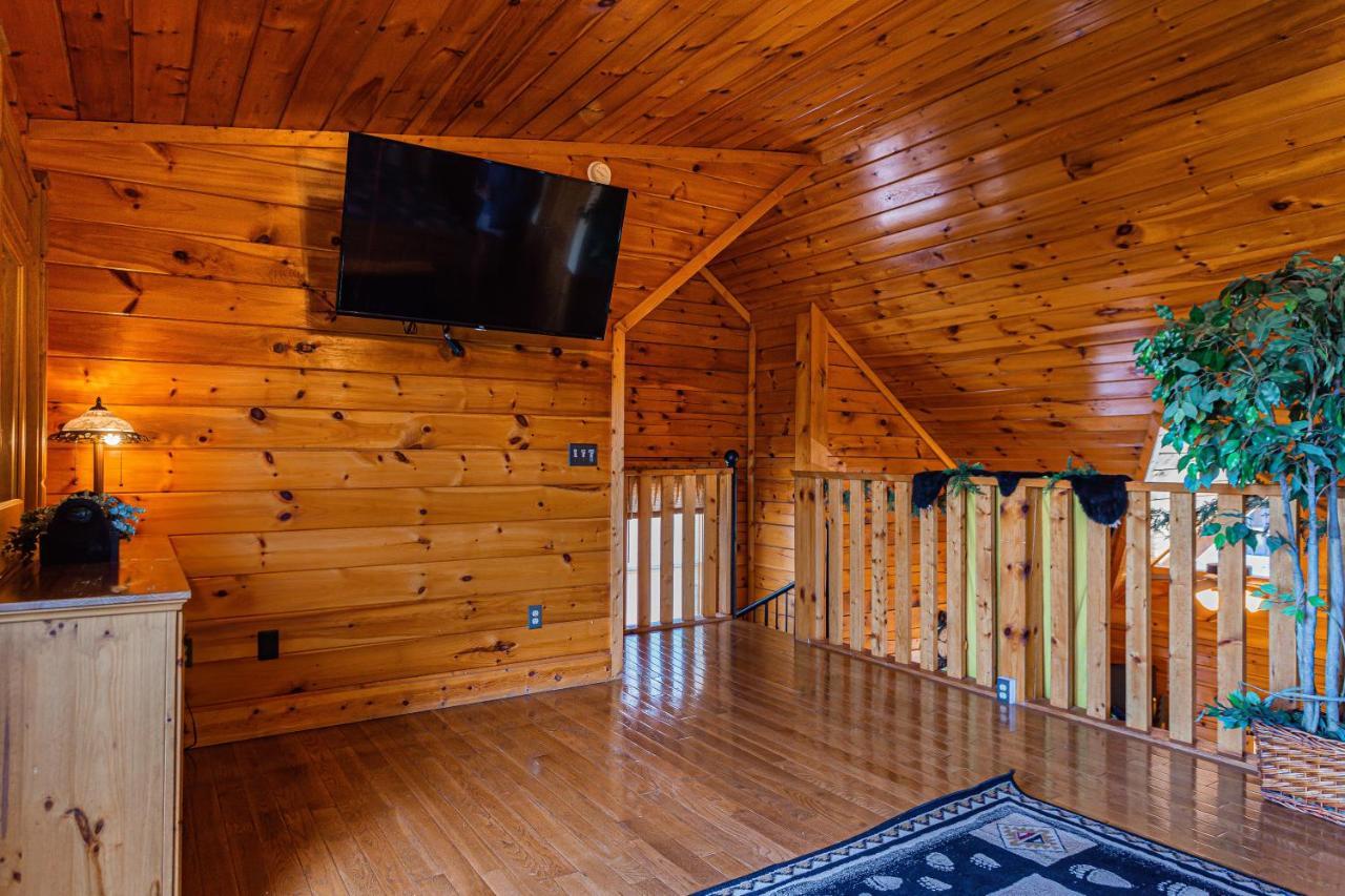 Bear Claw - Bear Claw Retreat In Pigeon Forge! Villa Luaran gambar