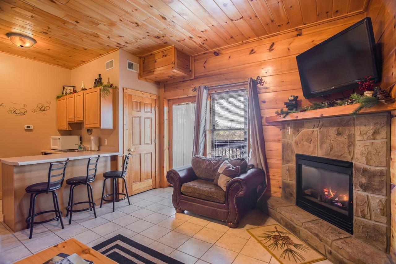 Bear Claw - Bear Claw Retreat In Pigeon Forge! Villa Luaran gambar